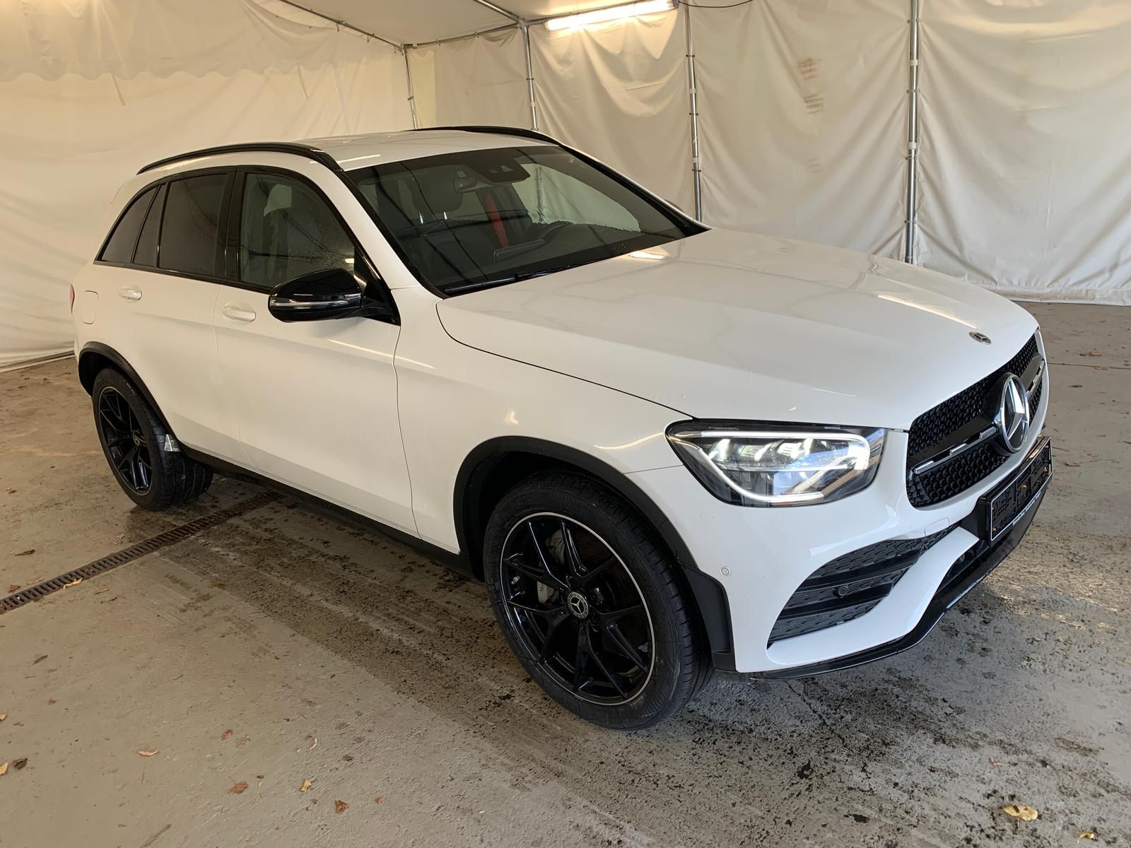 Mercedes-Benz GLC 300 e AMG Line Virtual Distronic Kamera imagem 2