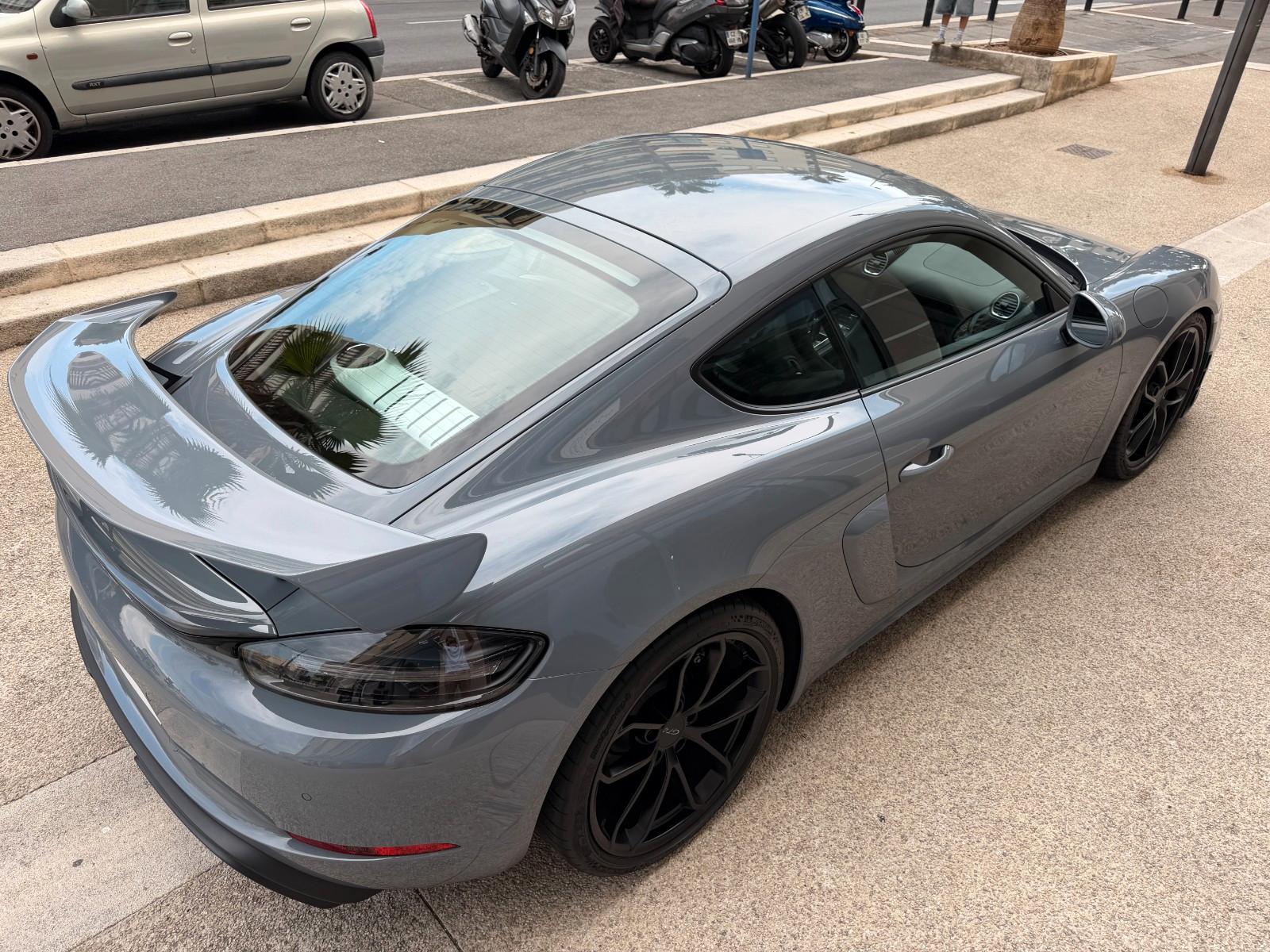 Porsche 718 Cayman GT4