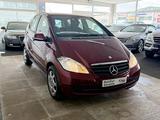 Mercedes-Benz A 150*Automatik*Tüv-Neu*Garantie*Rentnerfahrzeug - rote Mercedes-Benz A 150