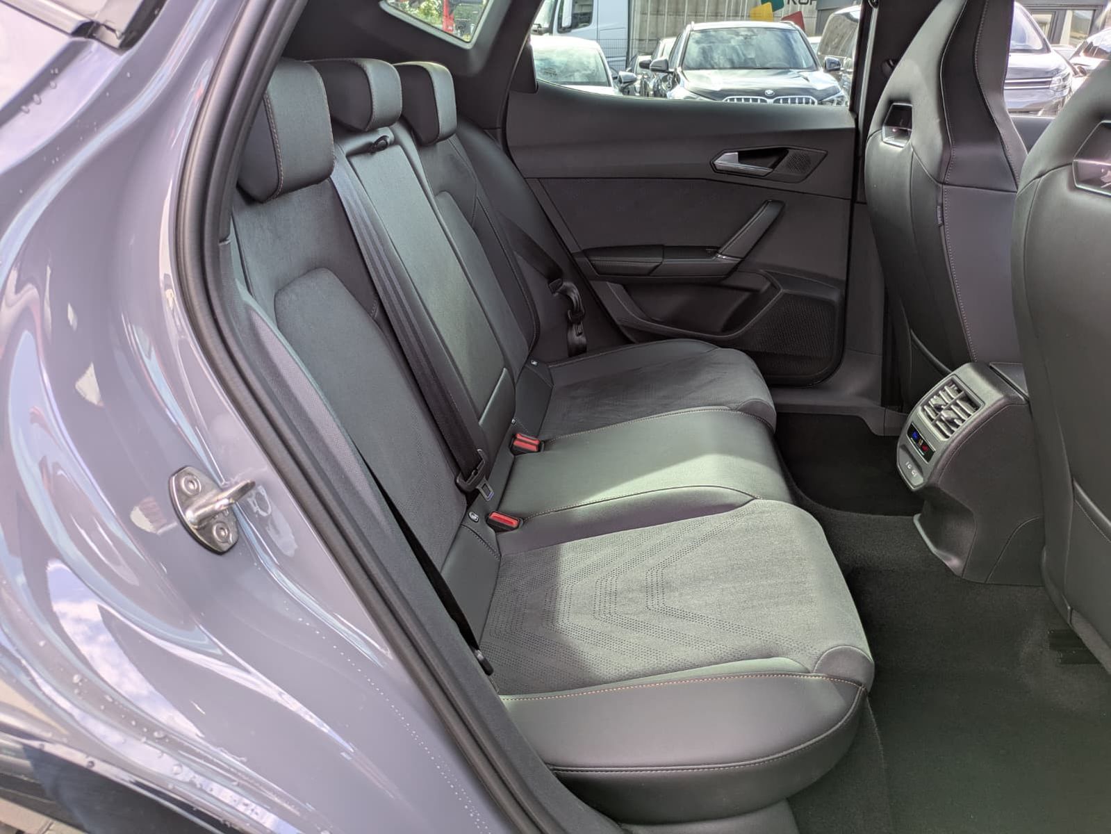 Vehicle image CUPRA Formentor 1.5 eTSI PANO*MATRIX*SENNH.*DINAM*360°