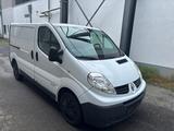 Renault Trafic mit Regalen, 2 Schiebetüren, Navi, Klima - : Van, mit Schiebetür