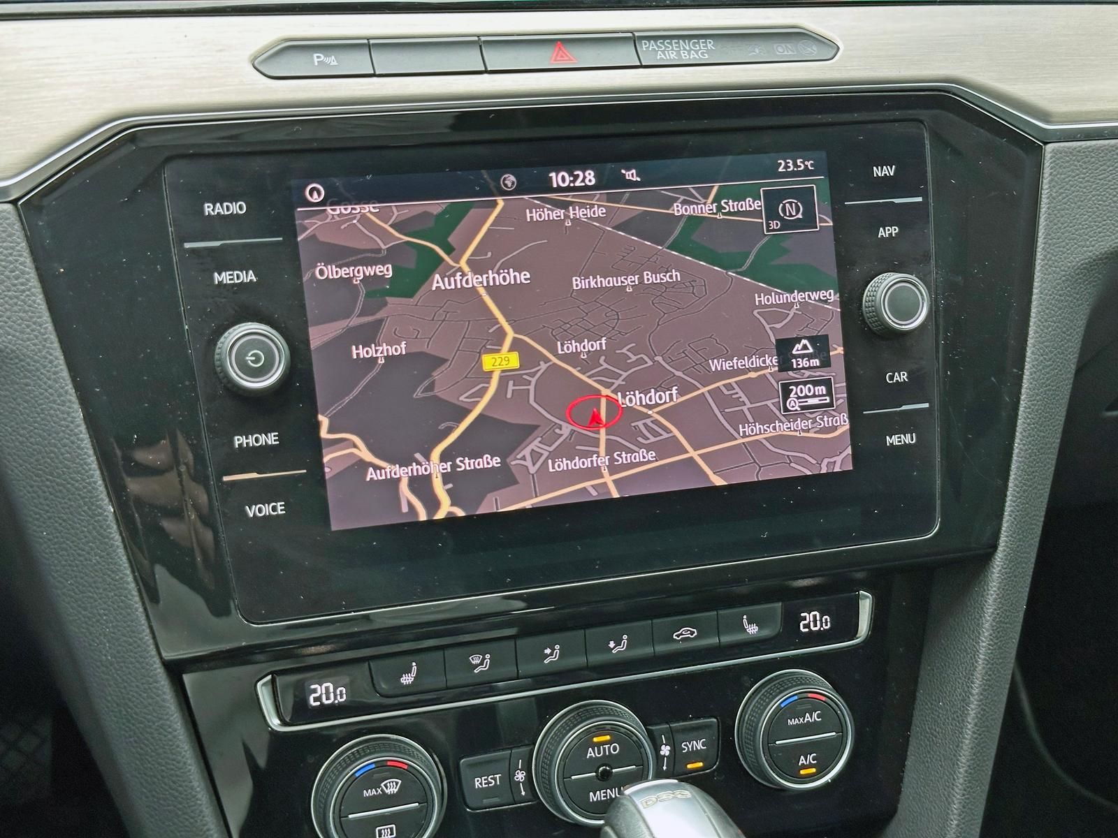 Fahrzeugabbildung Volkswagen PASSAT 2.0 TDI HIGHLINE/ACC/DCC/HUD/LED/RCAM/PDC