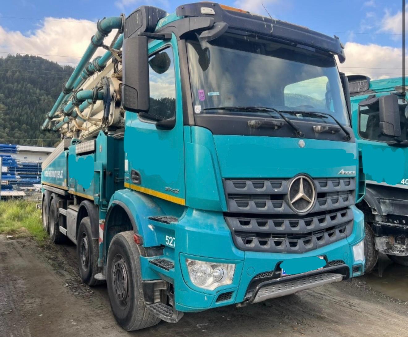 Mercedes-Benz Arocs 3742 8x4 mit Sermac Betonpummpe Bj 17