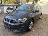 Volkswagen Touran Highline Navi RFK AHK LED 1.Hand - Volkswagen Touran: Highline