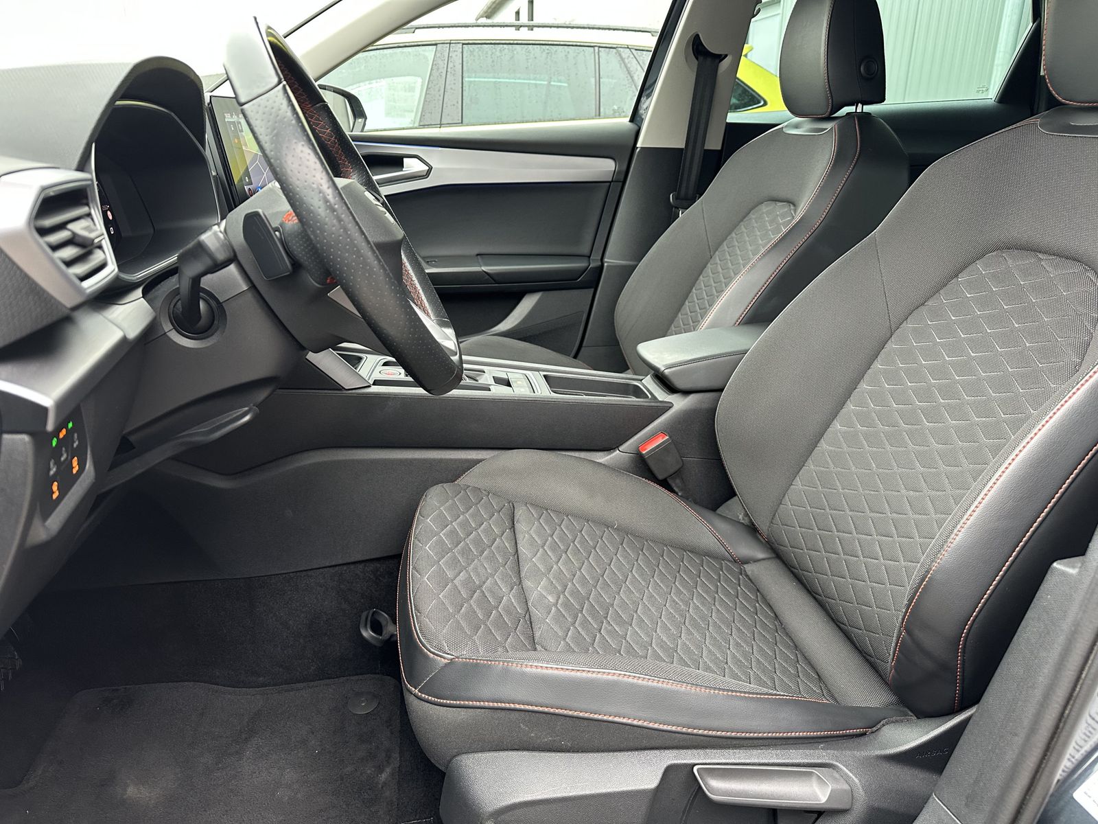 Fahrzeugabbildung SEAT Leon SpT 2.0 TDI DSG FR NAV+LED+ACC+AHK+VCOCKPIT