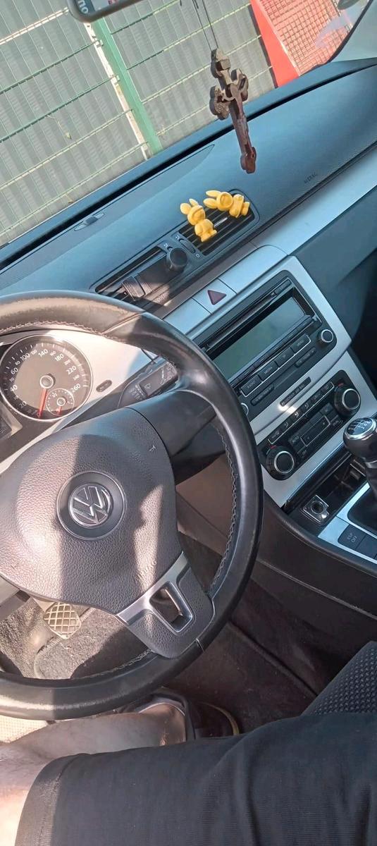 Volkswagen Passat 2010 — photo 6