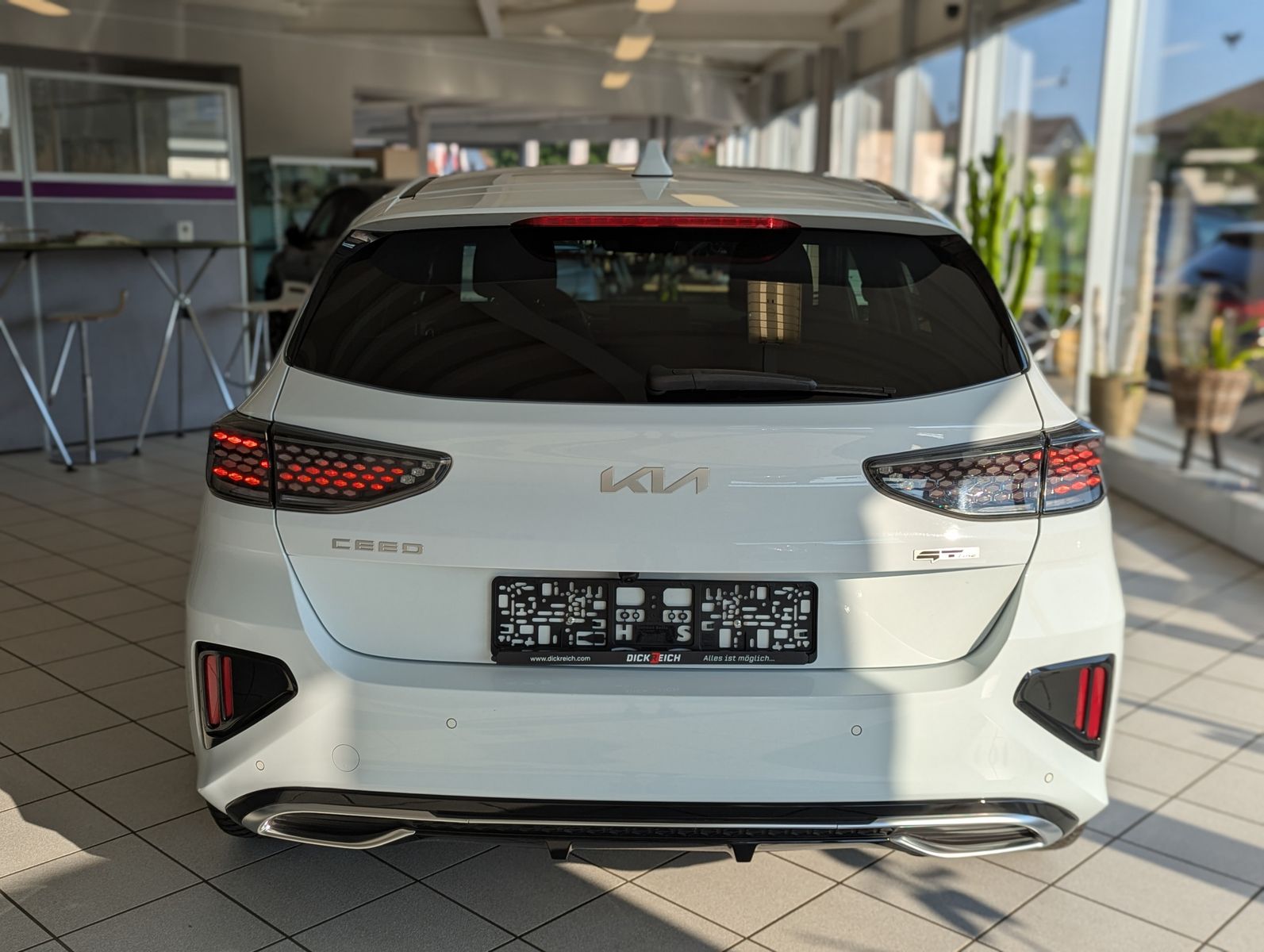 Fahrzeugabbildung Kia Ceed 1.5 GT-Line Limo Perfomance LED JBL Cam 7-J