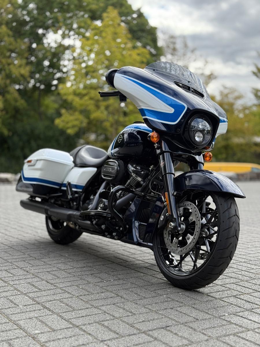 Harley-Davidson Street Glide ARCTIC BLAST / Jekill&Hyde / Öhlins
