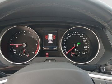 Volkswagen Tiguan - 11