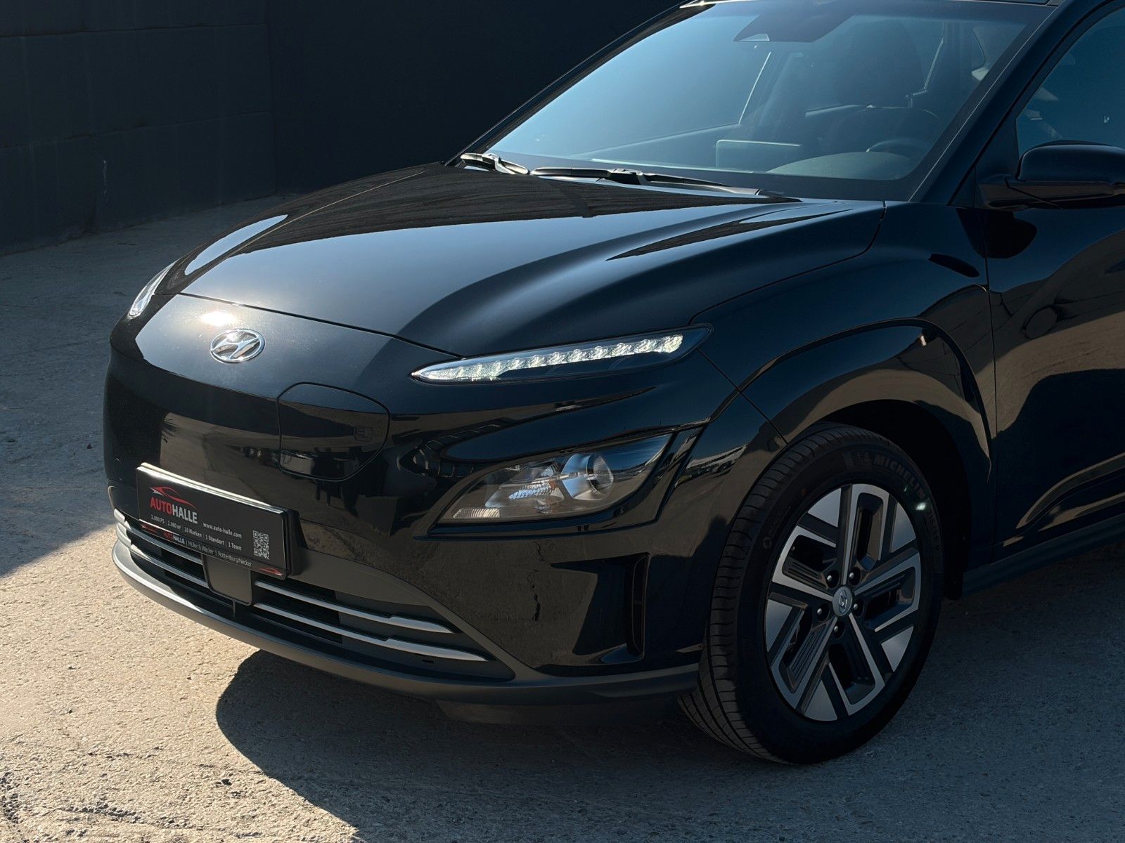 Fahrzeugabbildung Hyundai KONA E Select SHZ LHZ LKA LFA ACC CarPlay Navi