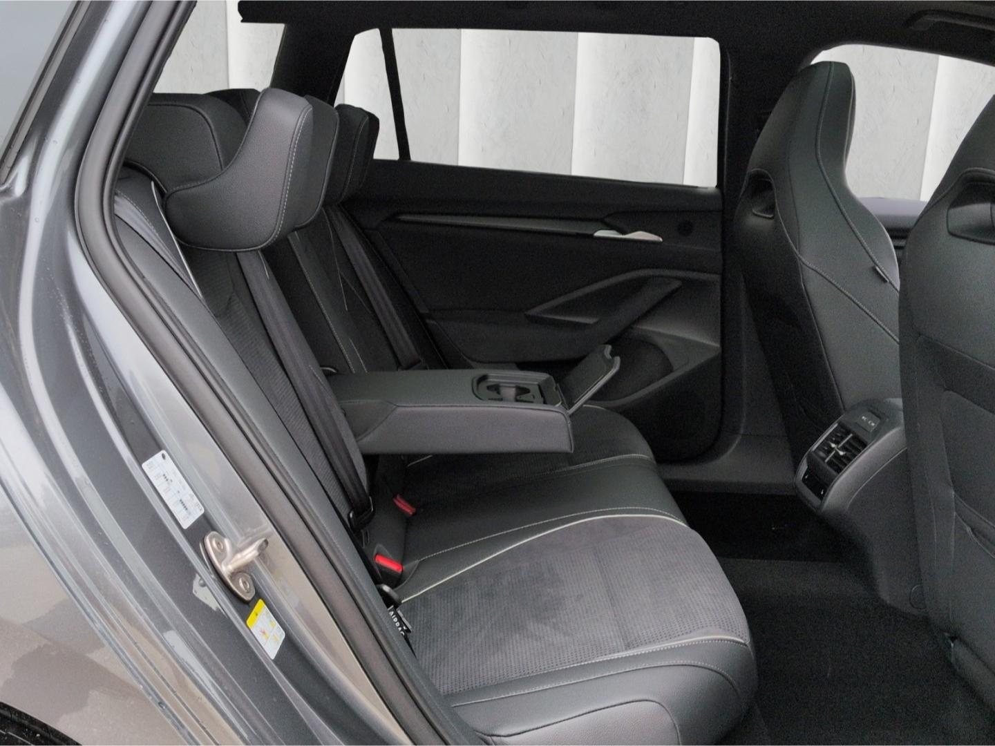 Skoda Superb Combi SPORTLINE 4x4 TDI*193PS StndHzg AHK