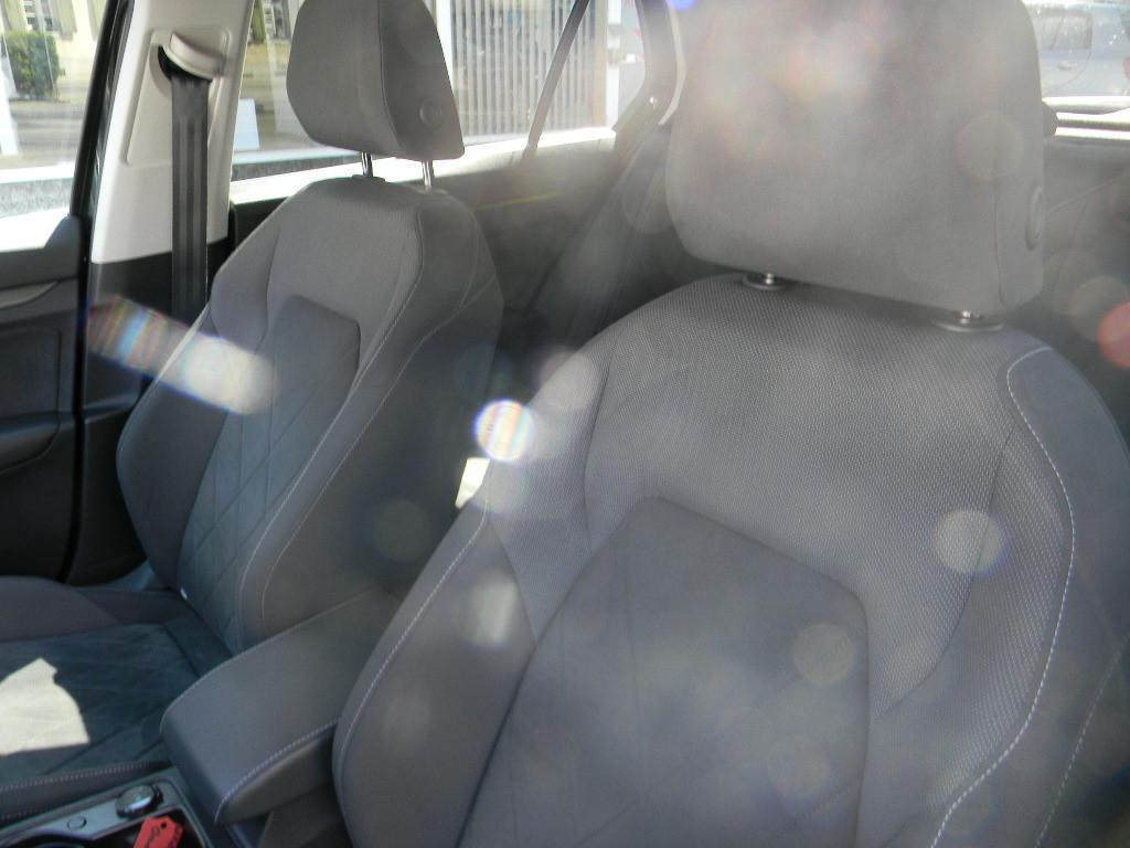 Volkswagen Golf VIII Lim. Style 1,5 TSI 6 GANG KAMERA, миниатюра 8