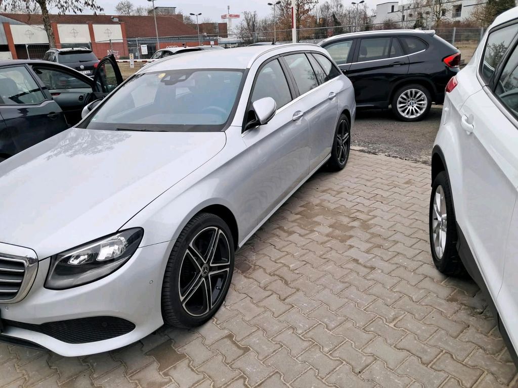 Image of Mercedes-Benz CE 220