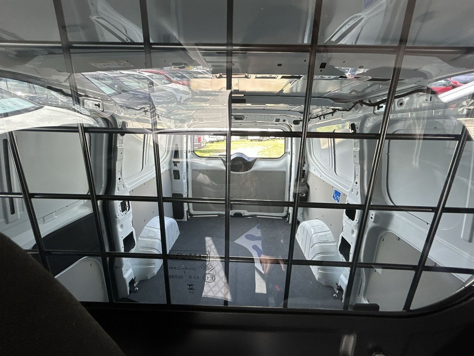 Volkswagen T7 Transporter - Bild 7