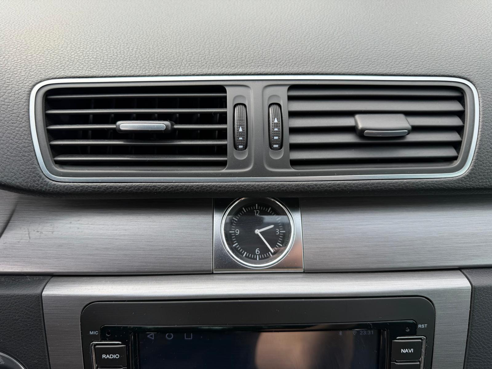 Volkswagen Passat 2011 — photo 8