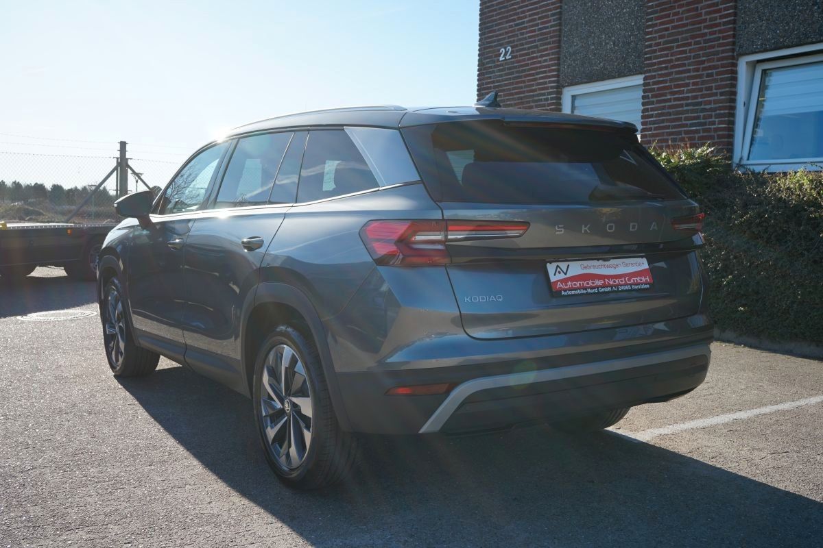 Fahrzeugabbildung SKODA Kodiaq 1.5 TSI*Sport*Head Up*Garantie*7 Sitzer