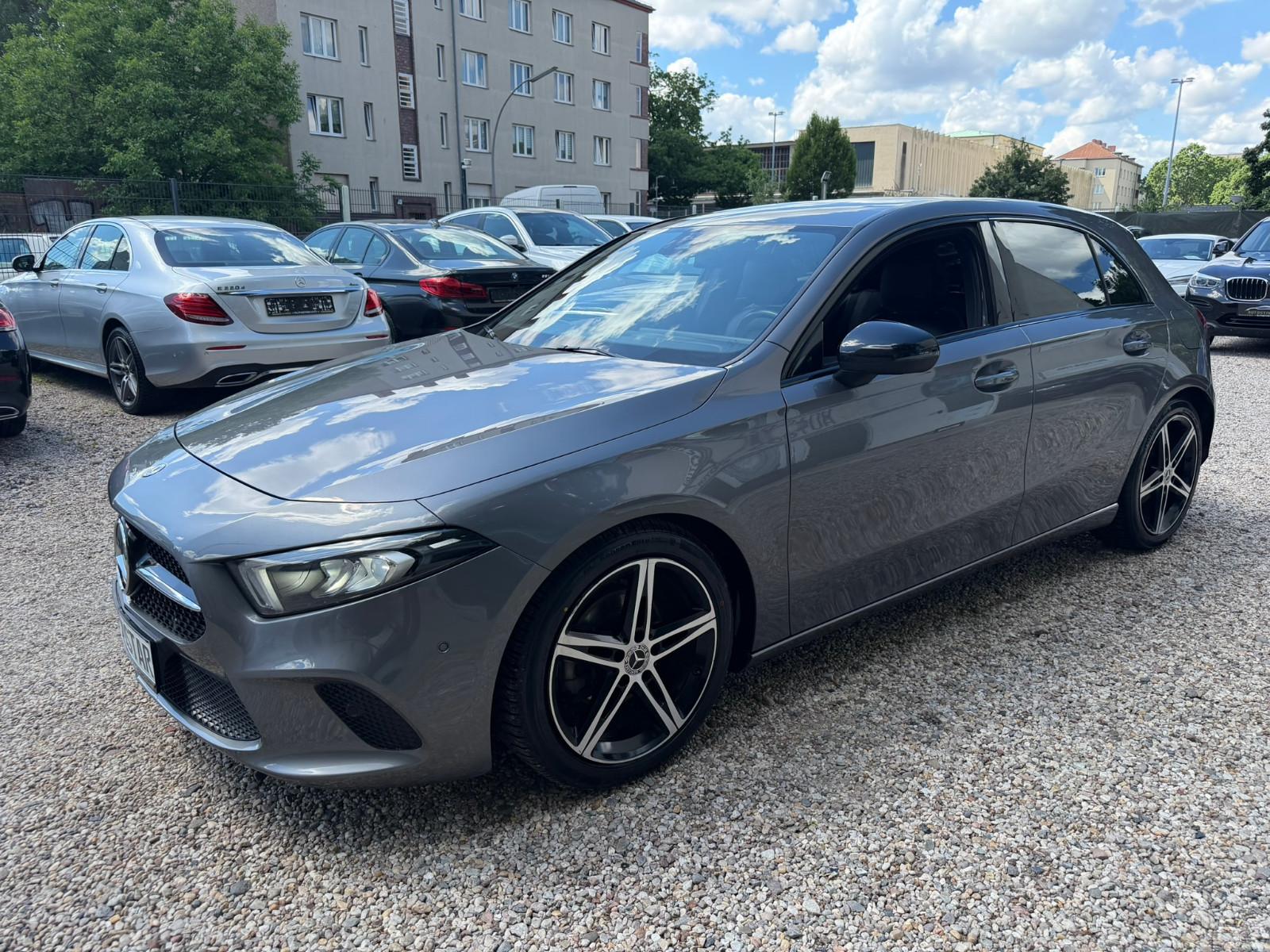 Mercedes-Benz A 180 d*Widescreen*AMG Line*R-Cam*Top