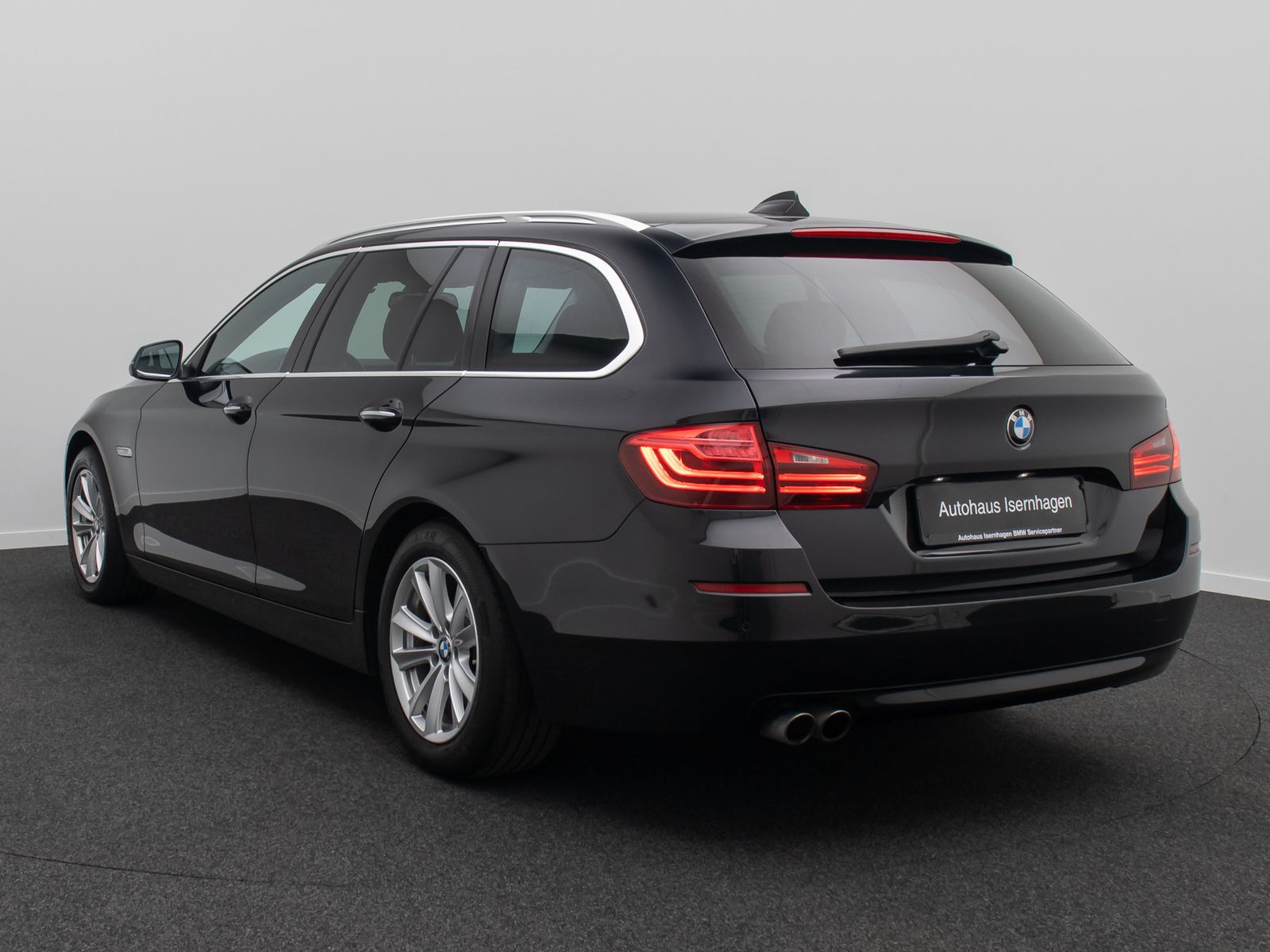 Fahrzeugabbildung BMW 520d GeschwindigReg PDC HiFi NaviBusiness Lordos