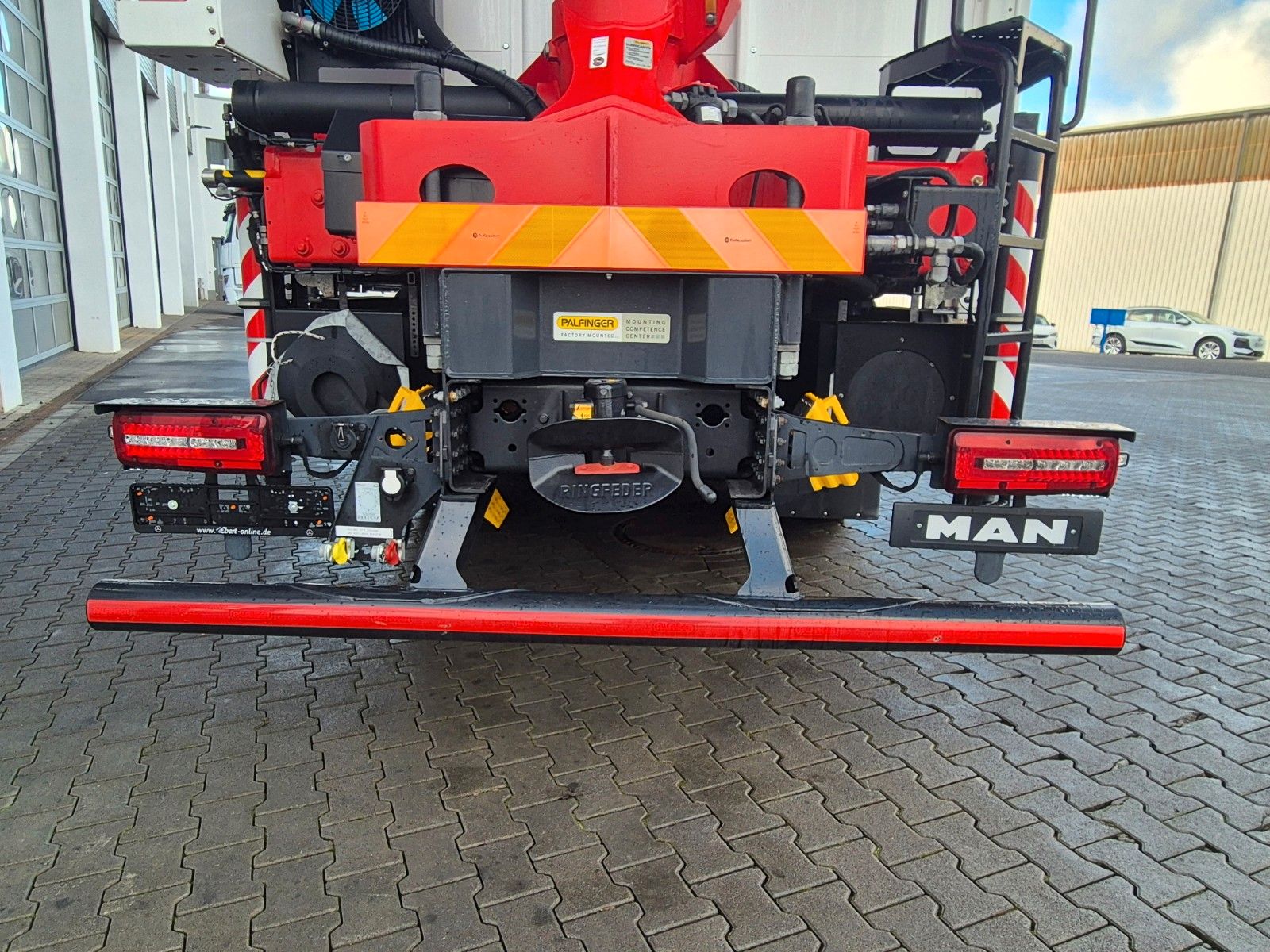 Fahrzeugabbildung MAN TGS 26.470 6x2-4 LL Baustoff Palfinger PK20.501L