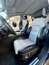 Audi S8 5.2 tiptronic quattro - - Audi S8 mit Benzin-Antrieb: Limousine, 5.2