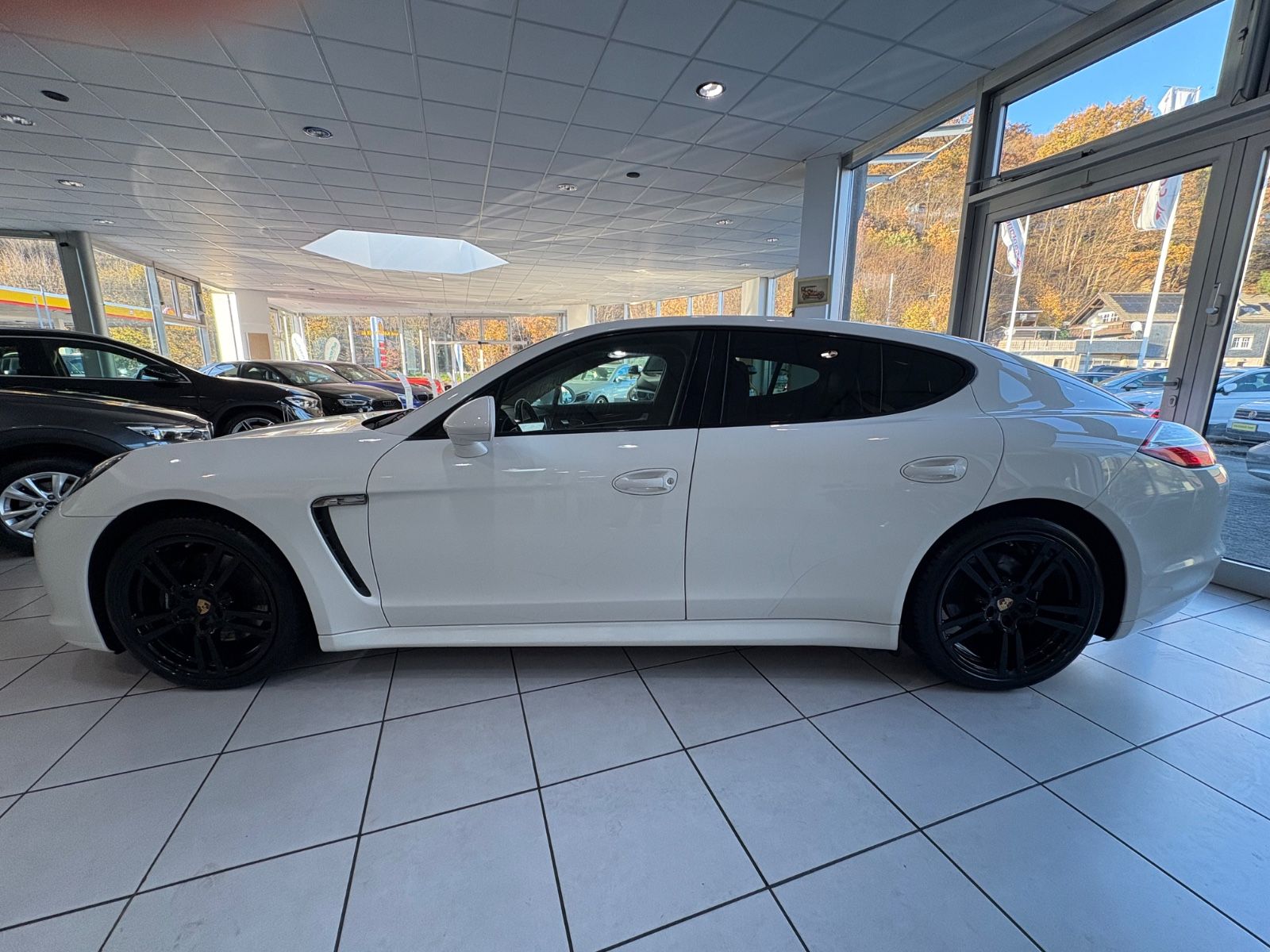 Fahrzeugabbildung Porsche Panamera Diesel * Carraraweiß * SCHIEBEDACH*