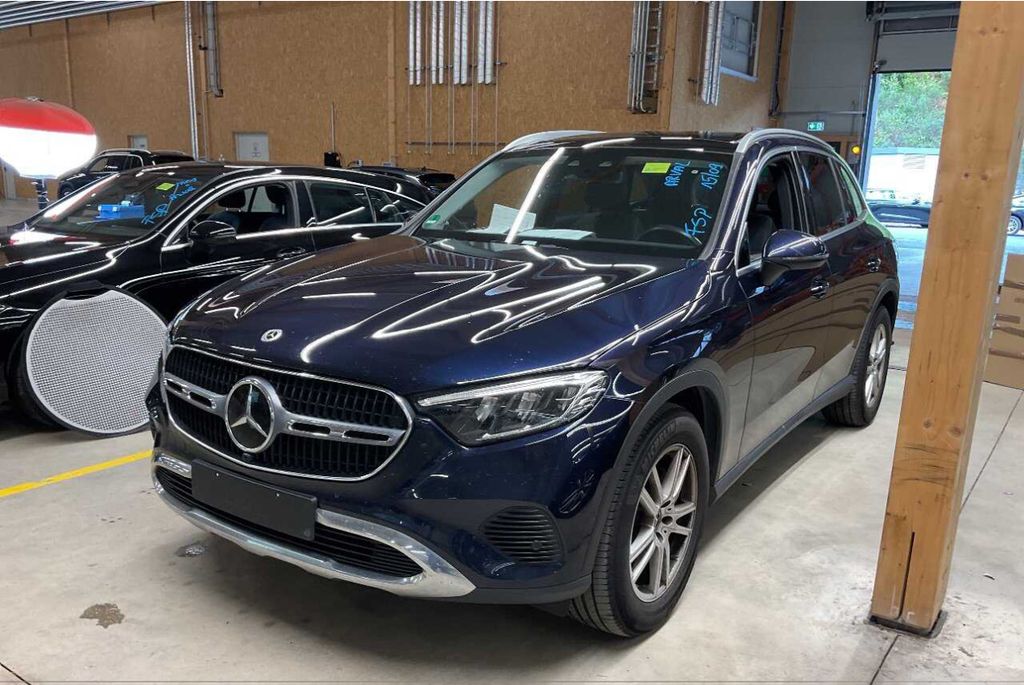 Image of Mercedes-Benz GLC 220