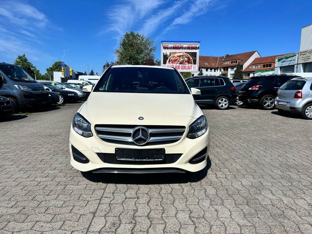 Mercedes-Benz B 180