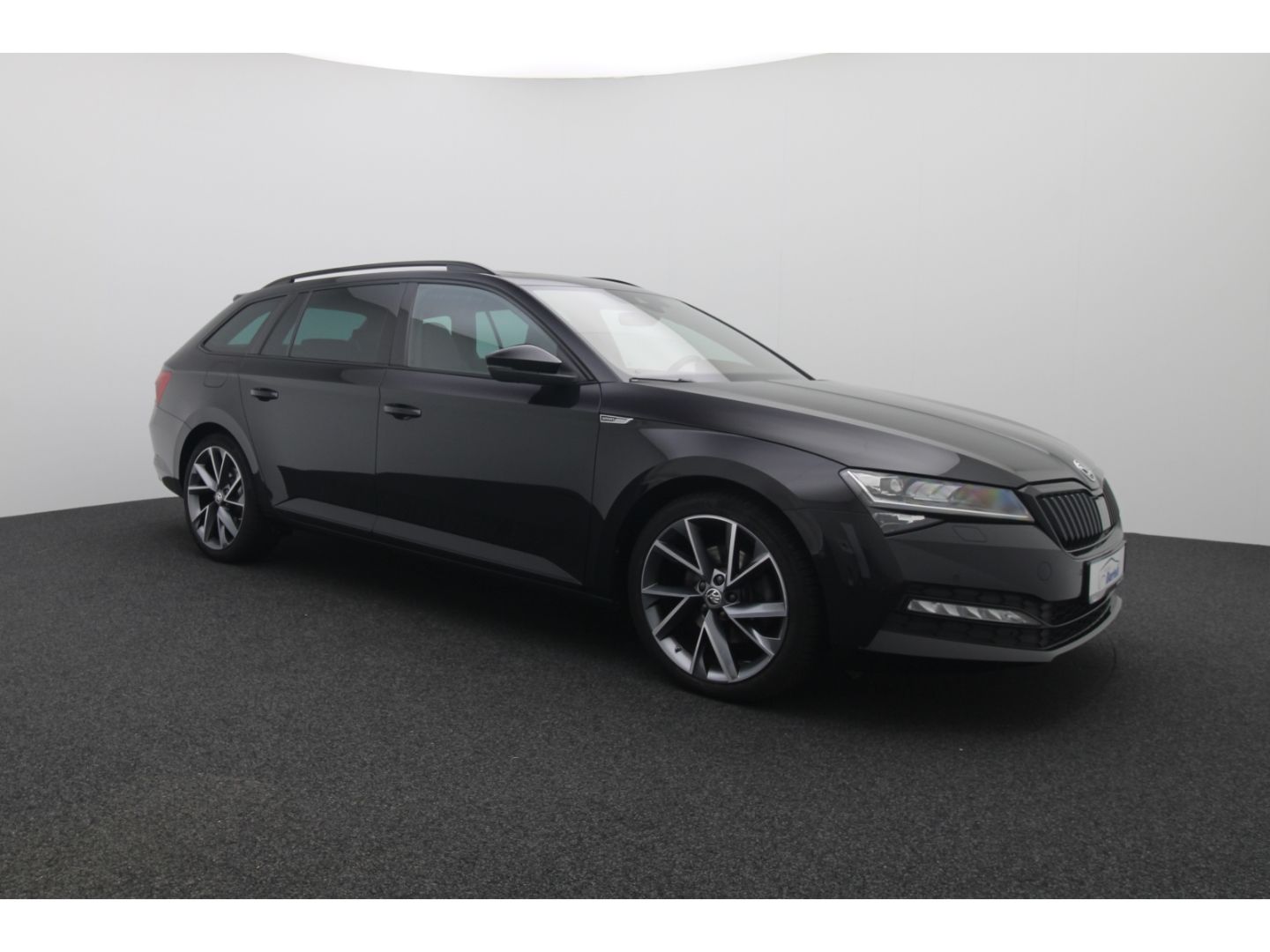 Fahrzeugabbildung SKODA Superb Combi SportLine 4x4 Digi Cockpit 360 Kame