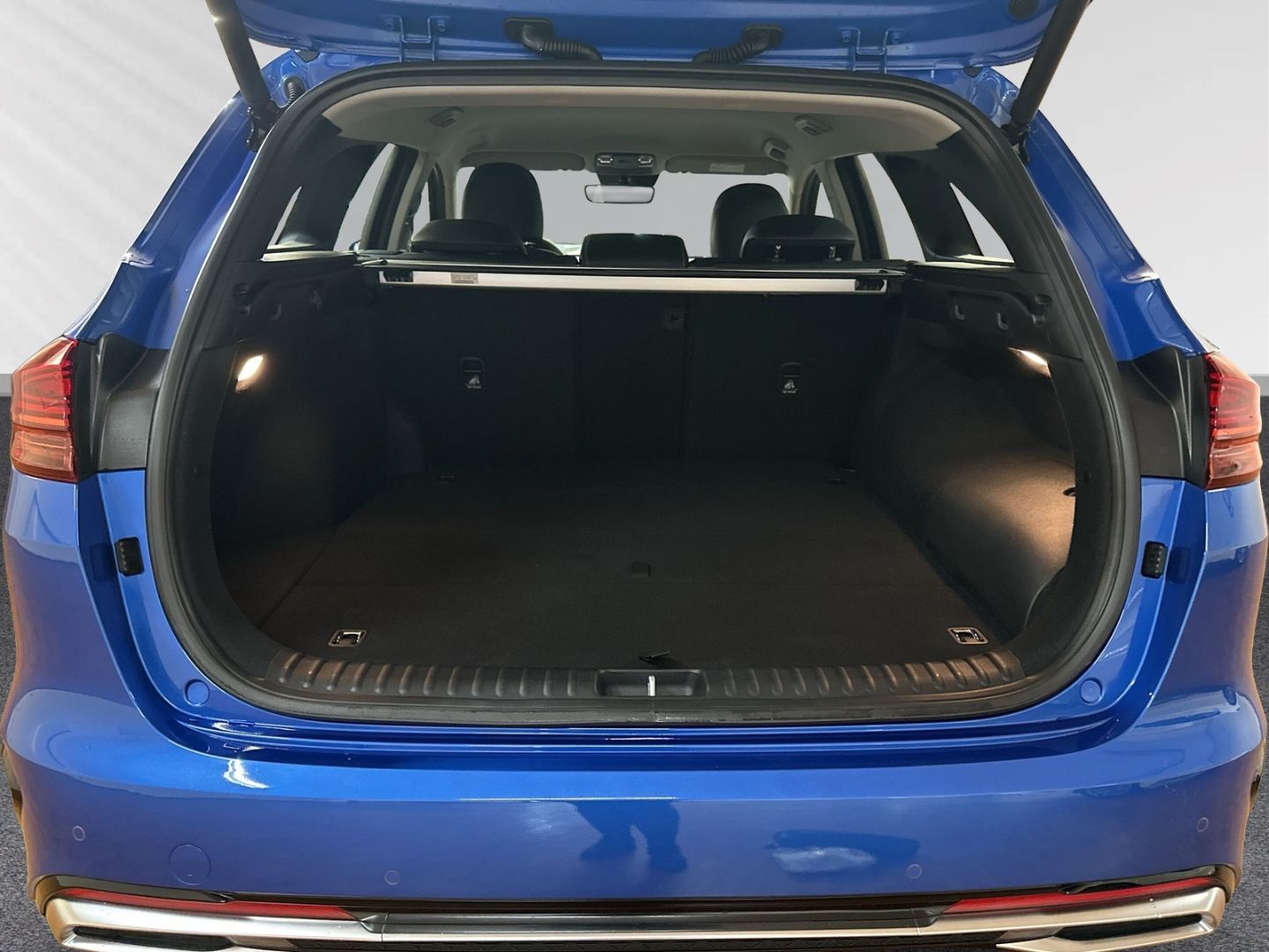 Fahrzeugabbildung Kia Ceed_sw Plug-in Hybrid Spirit 1.6 + Navi + Digit