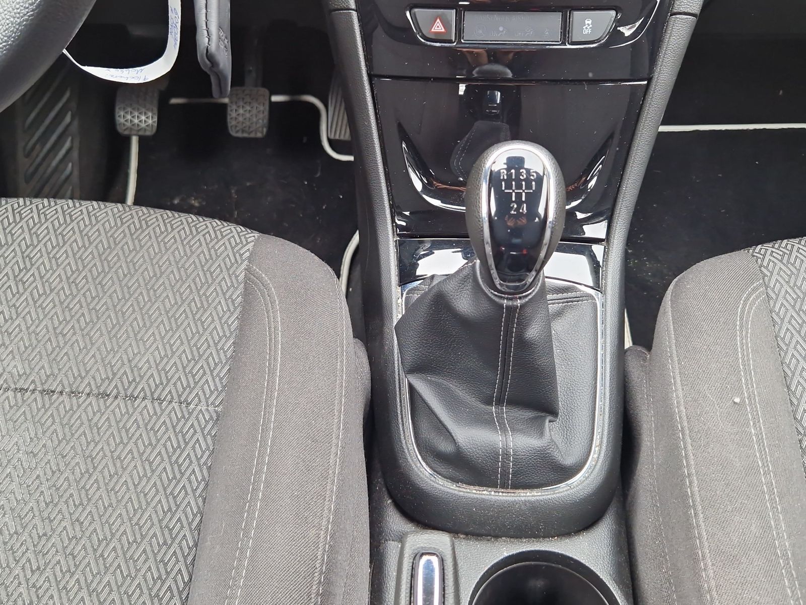 OPEL Mokka X 1.6 Selection Radio Klimaanlage – Bild 18