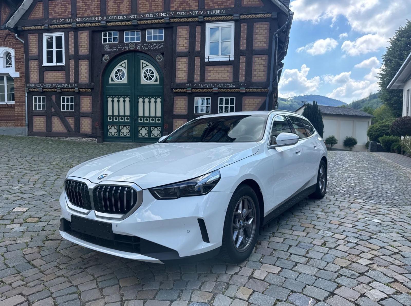BMW 520d*NEUES-MODELL*DriveAssi*ParkAssi*DAB*LEDER