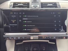 Fahrzeugabbildung DS Automobiles DS 7 BlueHDI 130 EAT8 Étoile Opera Hellgrau