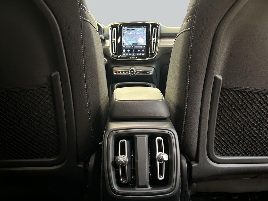 Volvo XC40 B3 Plus Black-Edition DKG Pixel-LED 360° Al