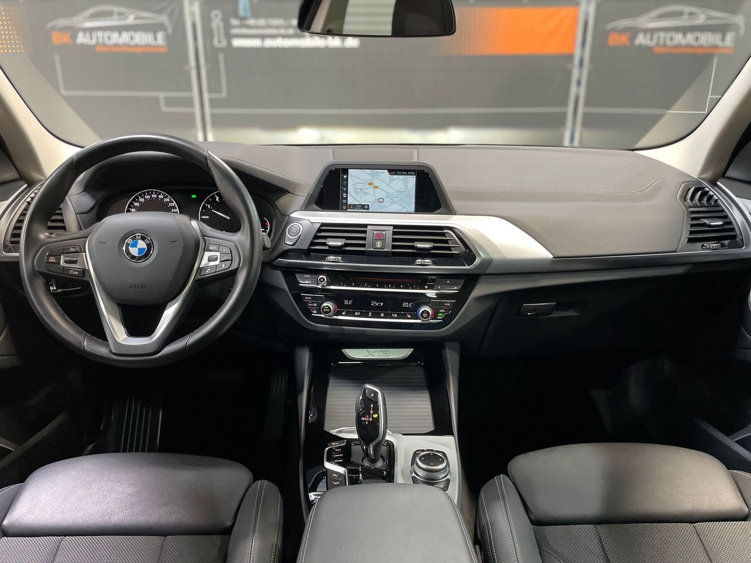 Fahrzeugabbildung BMW X3 xDrive 20 i Advantage #LED#Pano#Kamera#Tempo
