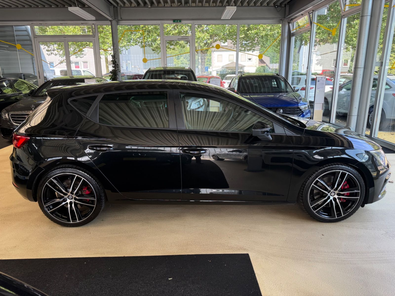 Fahrzeugabbildung SEAT Leon Cupra 300 * Schalter * 1.Hand*