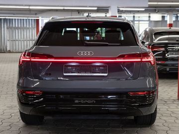 Audi Q8 e-tron - 5