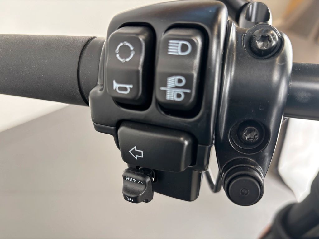 Fahrzeugabbildung Harley-Davidson LOW RIDER S FXLRS *NEUWERTIG *JEKILL&HYDE