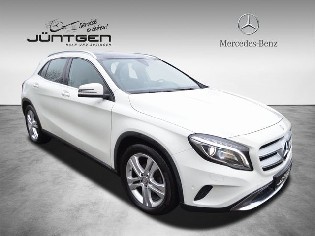 Mercedes-Benz GLA 200 Urban PANORAMA NAVI BI-XENON PARK-ASSIST