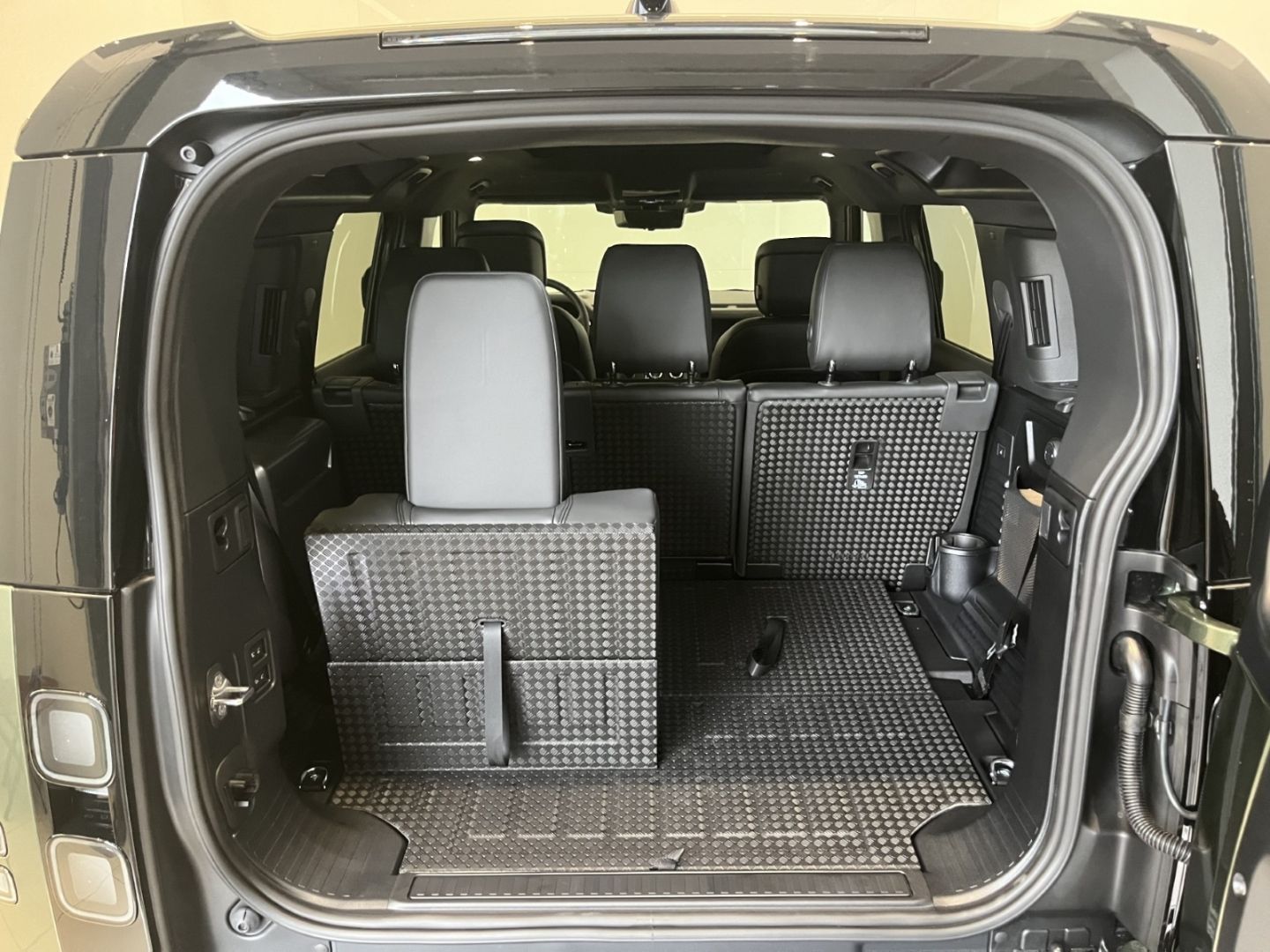 Land Rover Defender - Bild 10