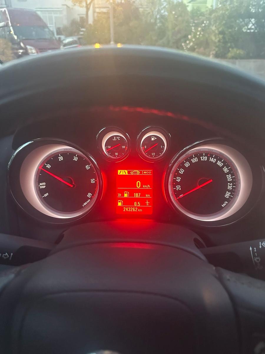 Opel Astra 2015 — photo 10