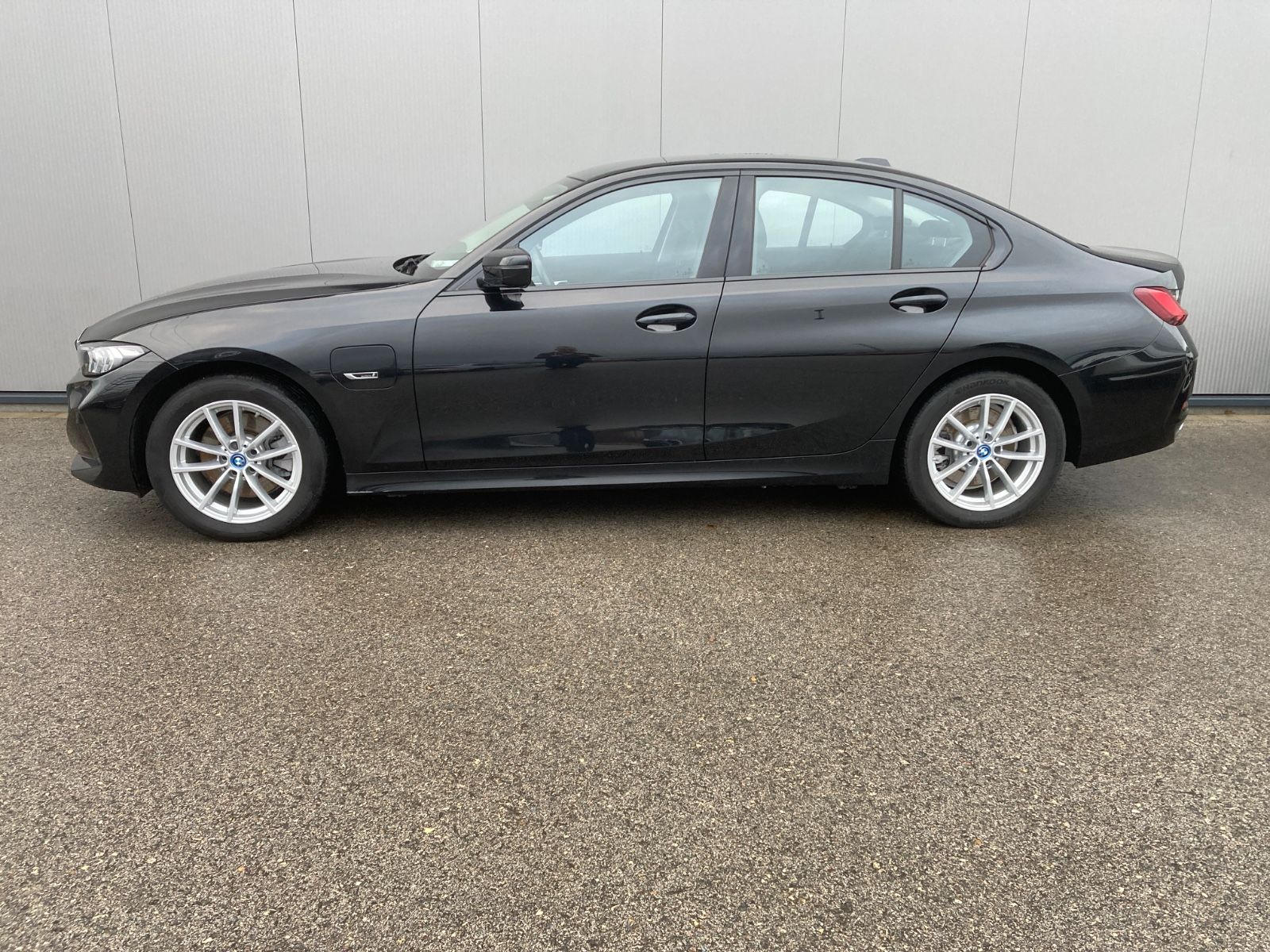 BMW 320e NAVI*PDC*DAB*LED*FACE-LIFT*** foto 2
