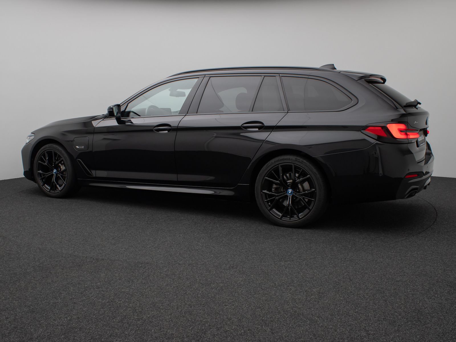 Fahrzeugabbildung BMW 530e xD M Sport Kamera Laser HUD DAB H/K Komfort