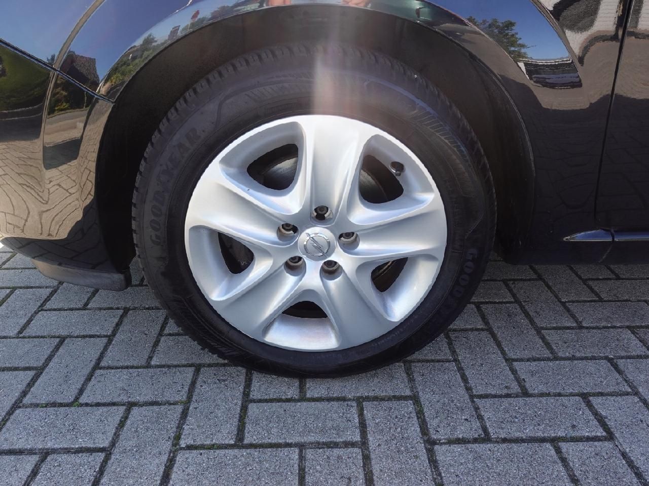 Fahrzeugabbildung Opel Zafira B 1,8 Design Edition 7-Sitzer