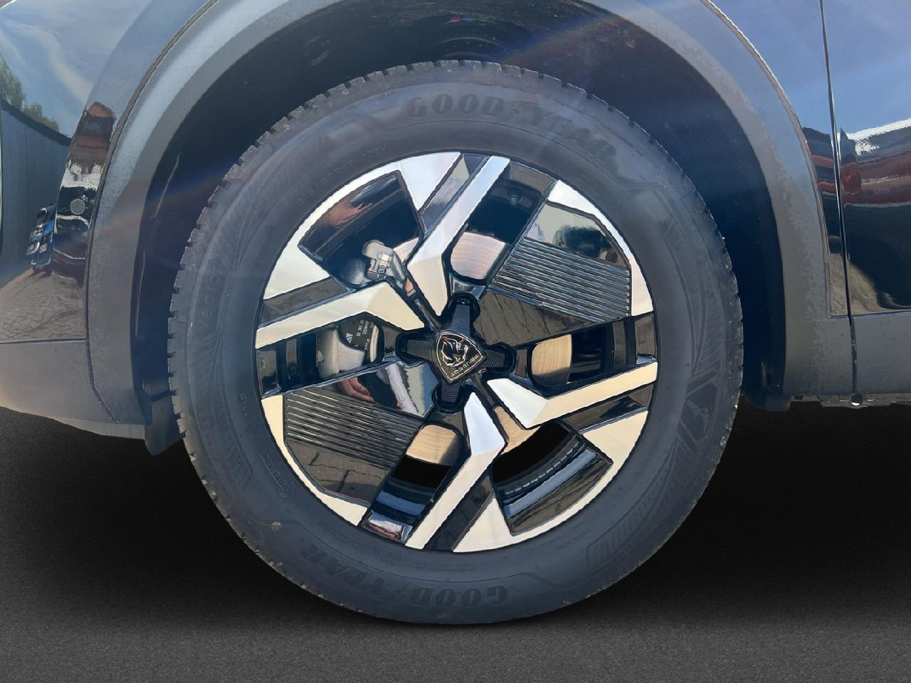 Peugeot 2008 Hybrid 145 Allure