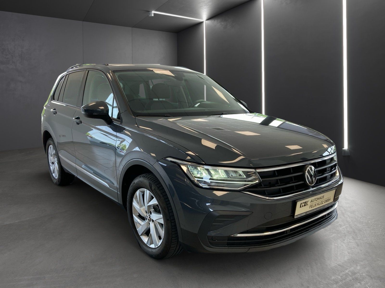 Fahrzeugabbildung Volkswagen Tiguan 2.0 TSI Life 4Motion*AHK*LED*ACC*PDC*Spur