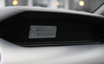 Ford Mustang - 4