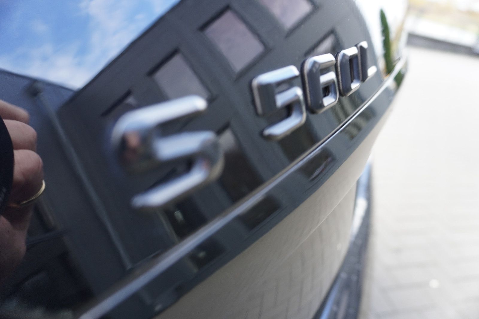 Fahrzeugabbildung Mercedes-Benz S 560 4Matic L