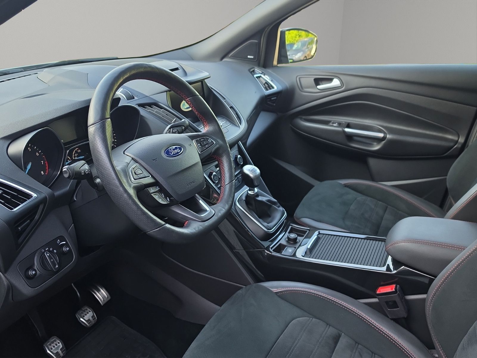 Fahrzeugabbildung Ford Kuga ST-Line Panorama-Dach Kamera Alcantara AHK