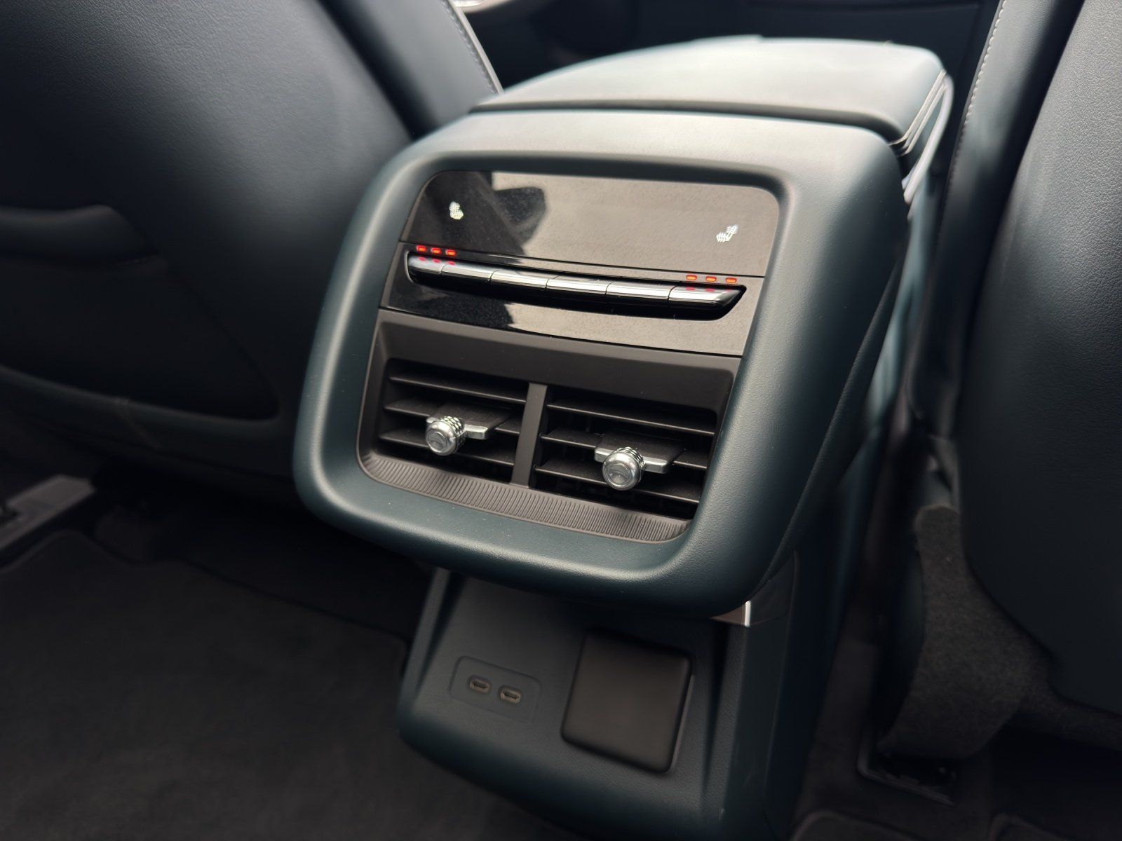 Fahrzeugabbildung Cadillac Lyriq AWD Sport/PANO-DACH/MASSAGE/360°CAM/