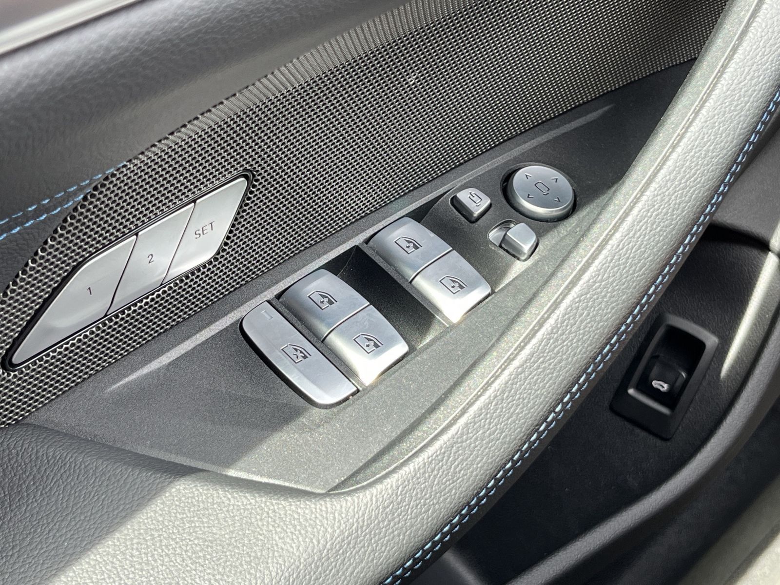 Fahrzeugabbildung BMW 420 d xDrive M Sport*Shadow*HUD*ACC*